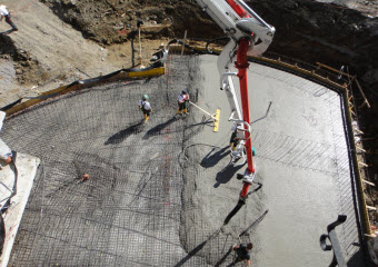 Pumping Concrete  / Beton